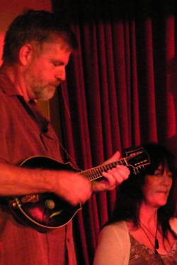 Doug Hoople & Julie Bevan. Photo: Wendy Collings.